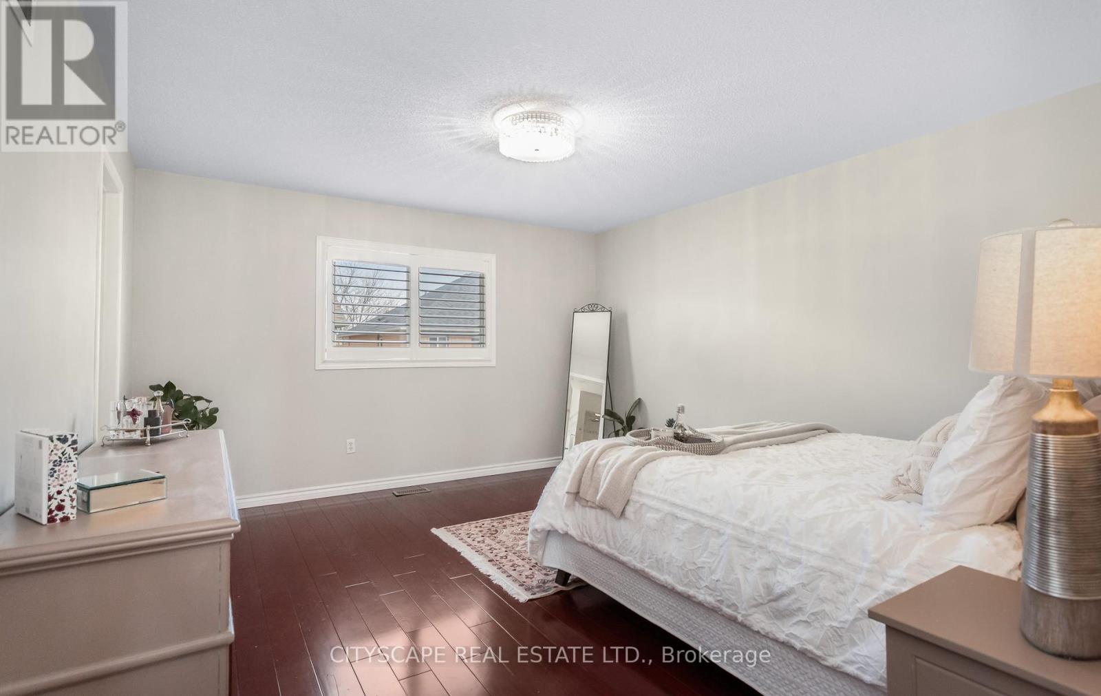 3324 EQUESTRIAN CRESCENT - 23
