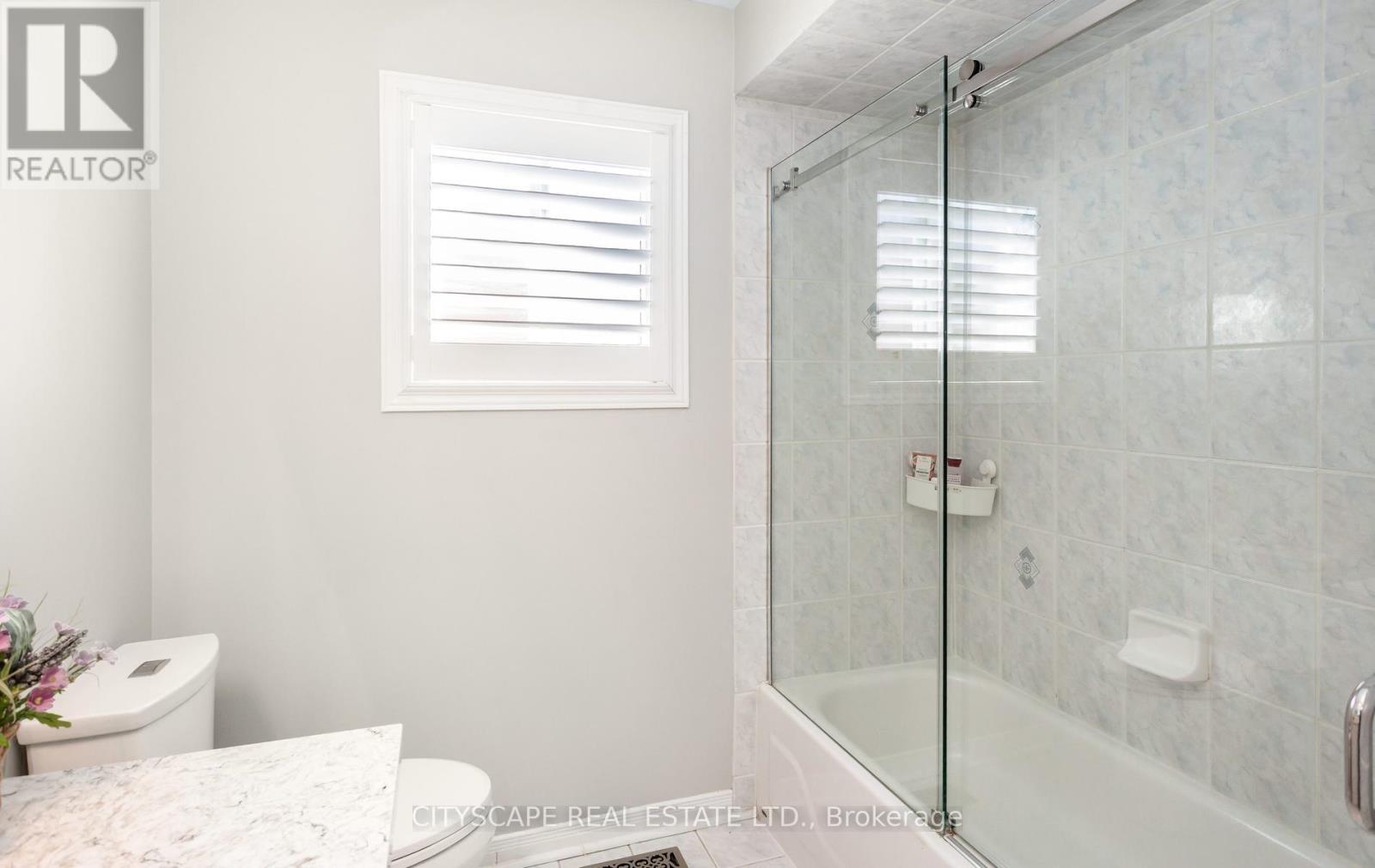 3324 EQUESTRIAN CRESCENT - 35