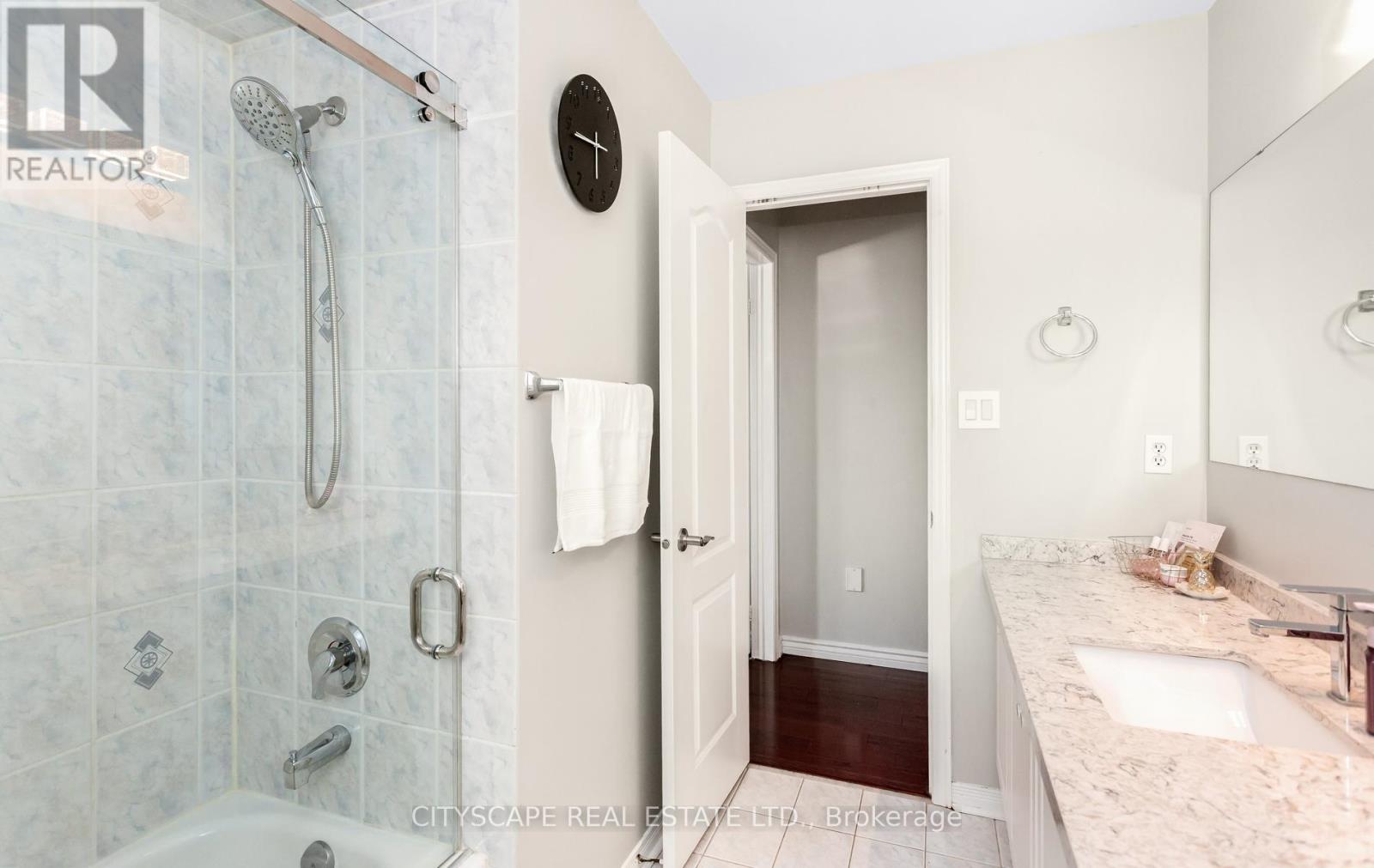 3324 EQUESTRIAN CRESCENT - 36