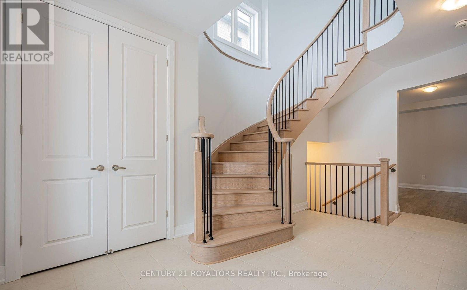 212 HARWOOD AVENUE - Image 3