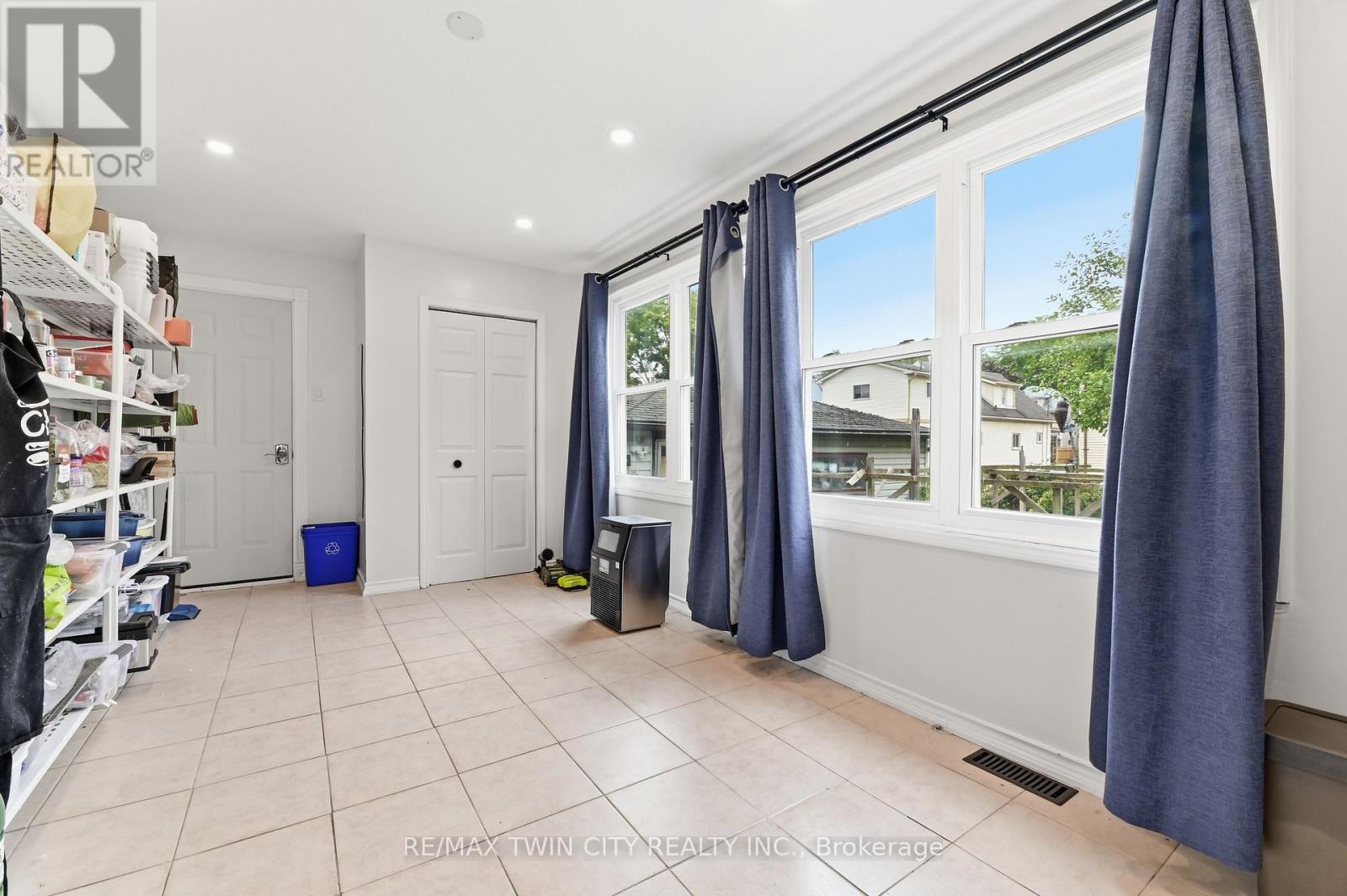 4924 HUNTER STREET - 10