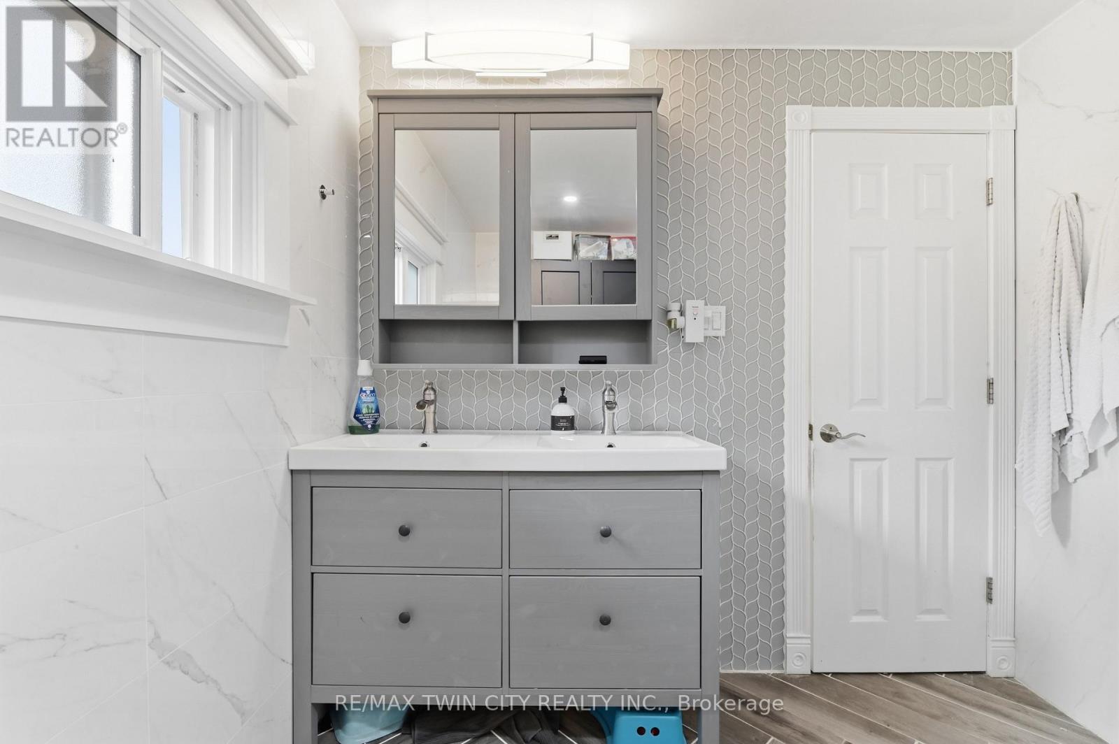 4924 HUNTER STREET - 11