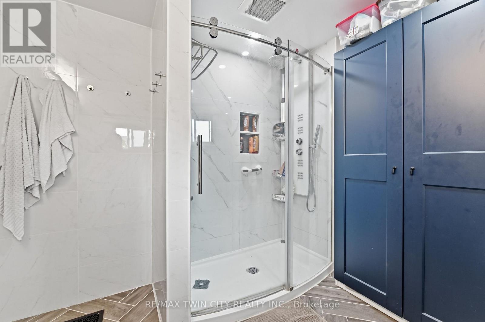 4924 HUNTER STREET - 12
