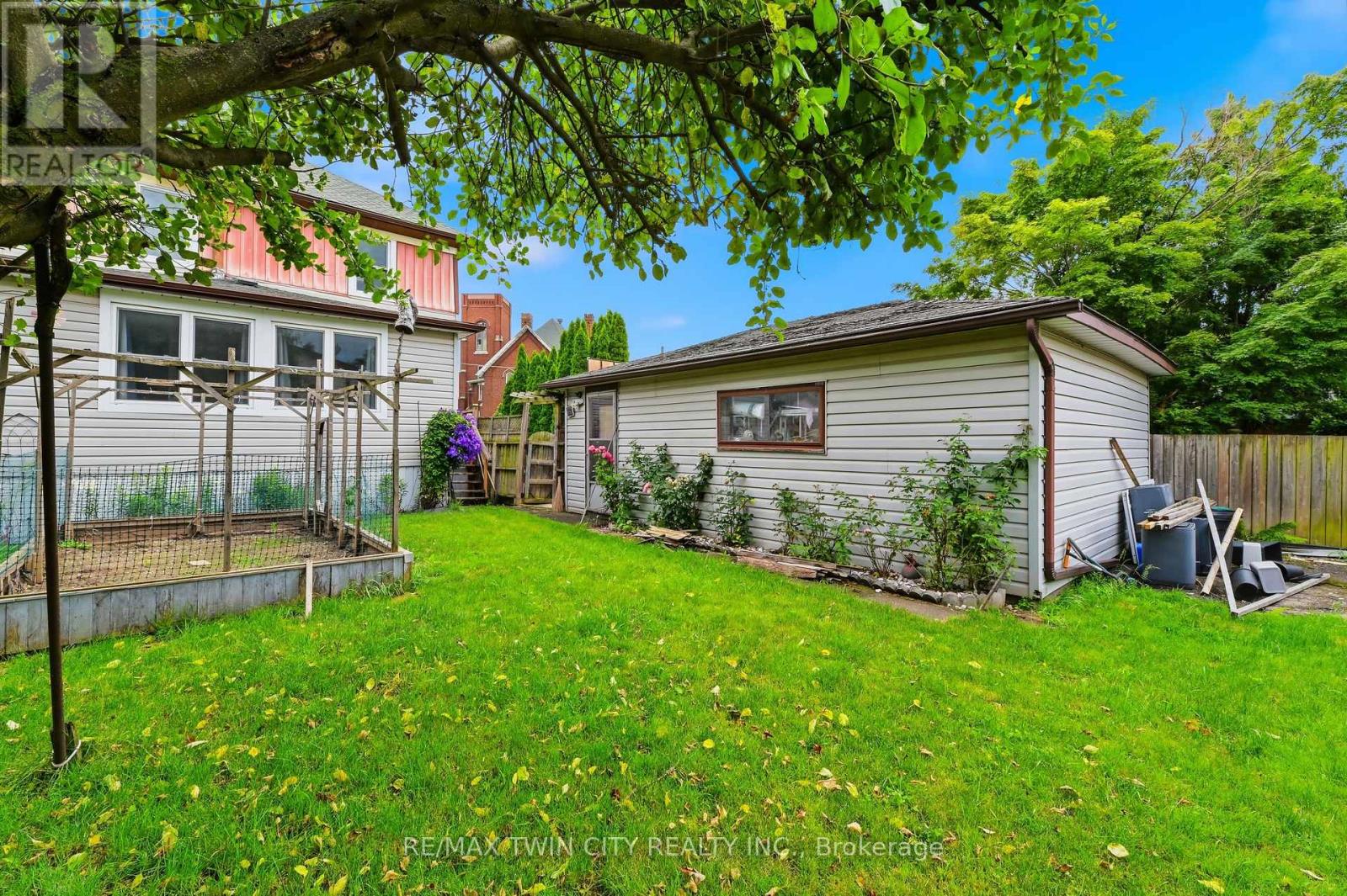 4924 HUNTER STREET - 23