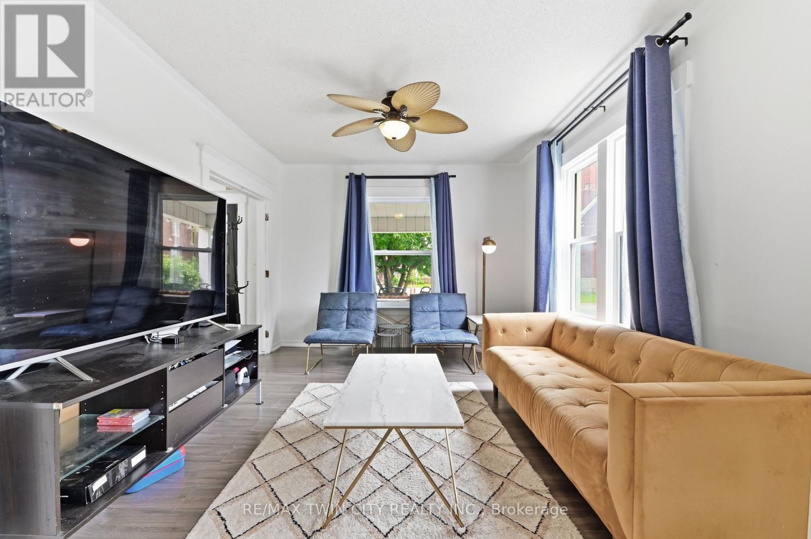4924 HUNTER STREET - 6