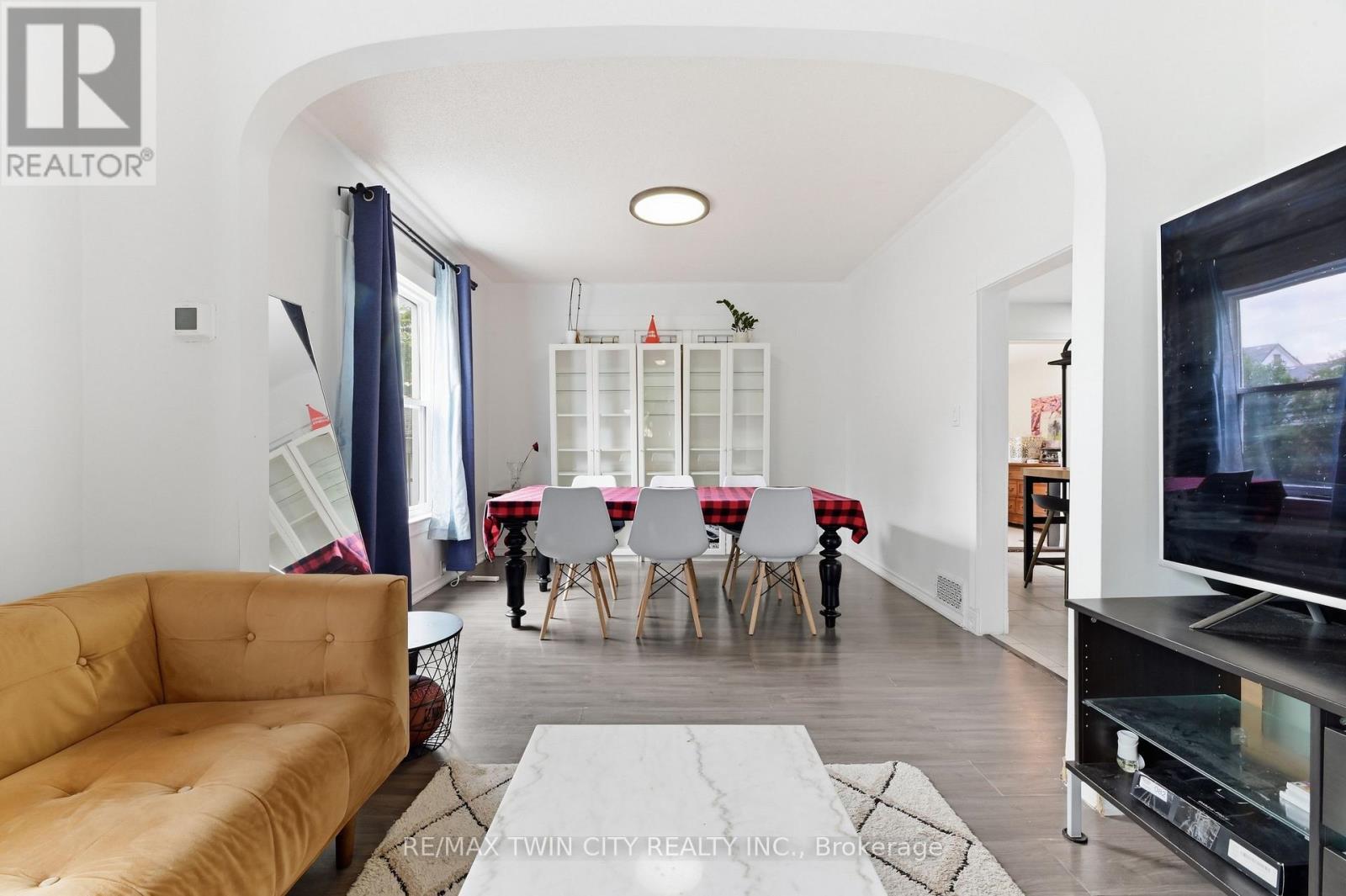 4924 HUNTER STREET - 7