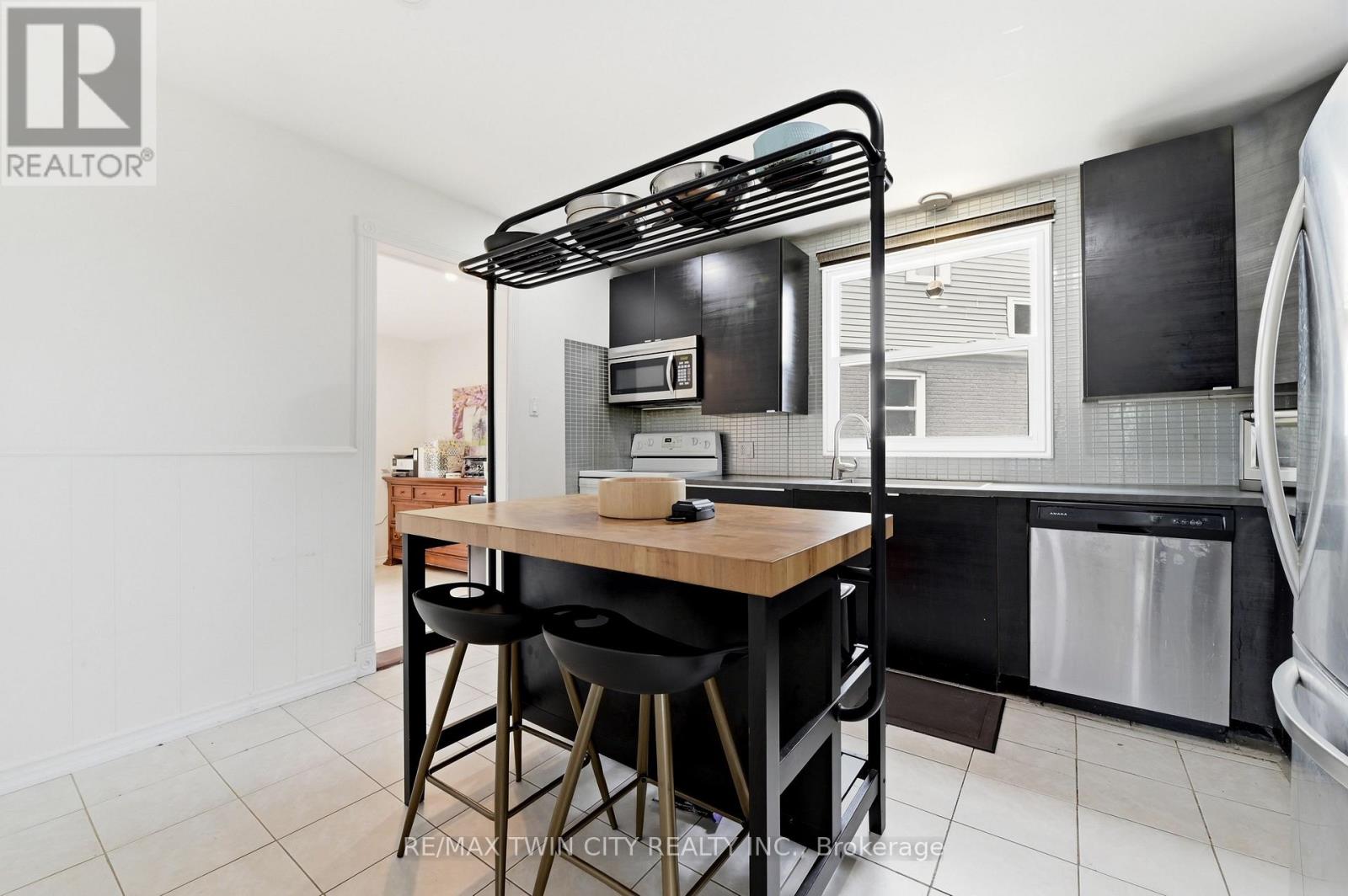 4924 HUNTER STREET - 8
