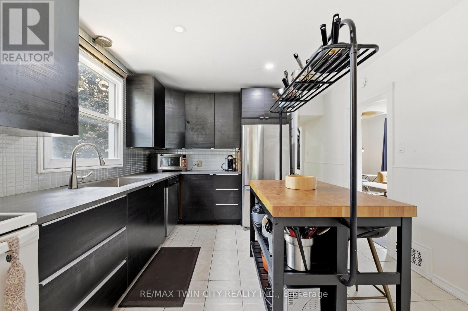 4924 HUNTER STREET - 9
