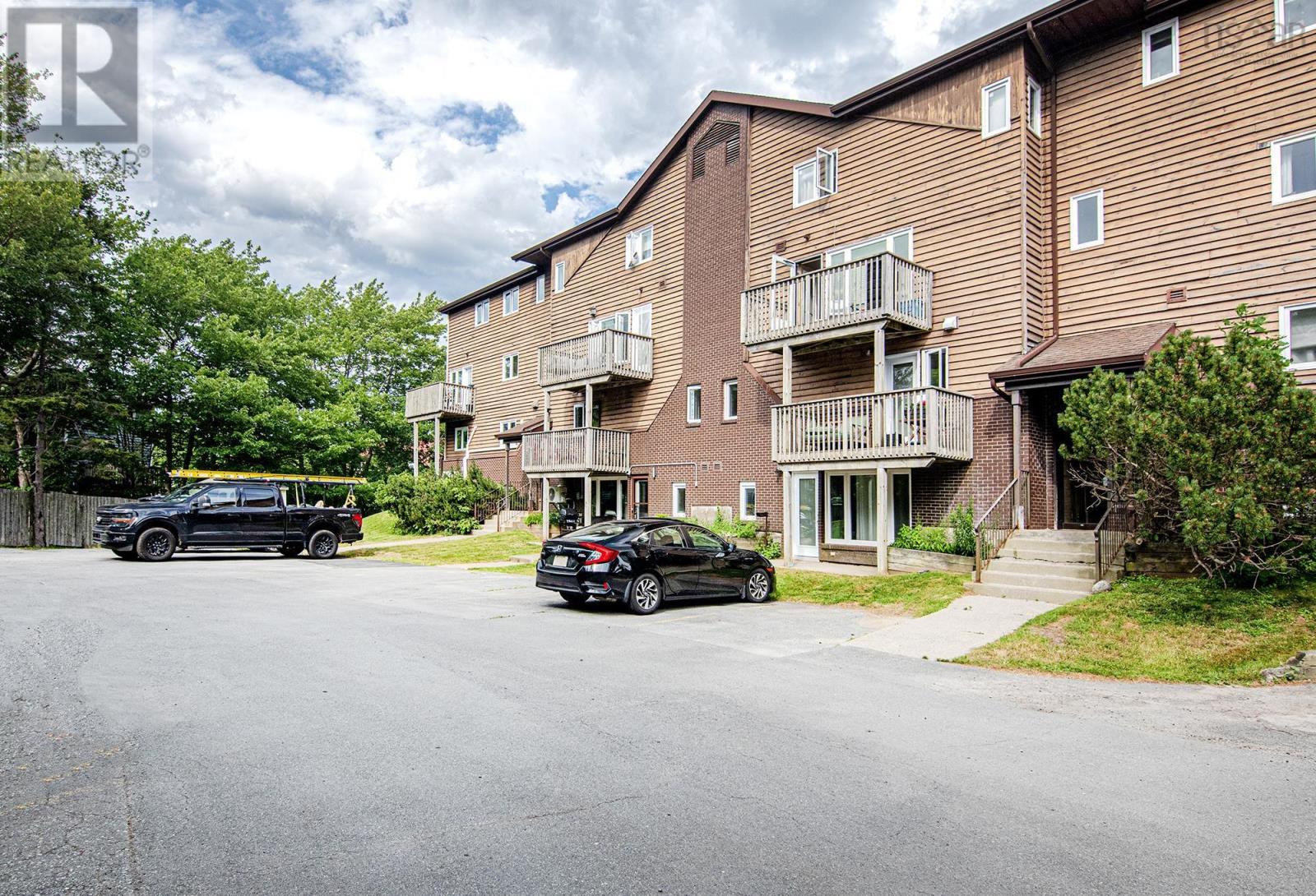 #105 203 Ross Street - 33