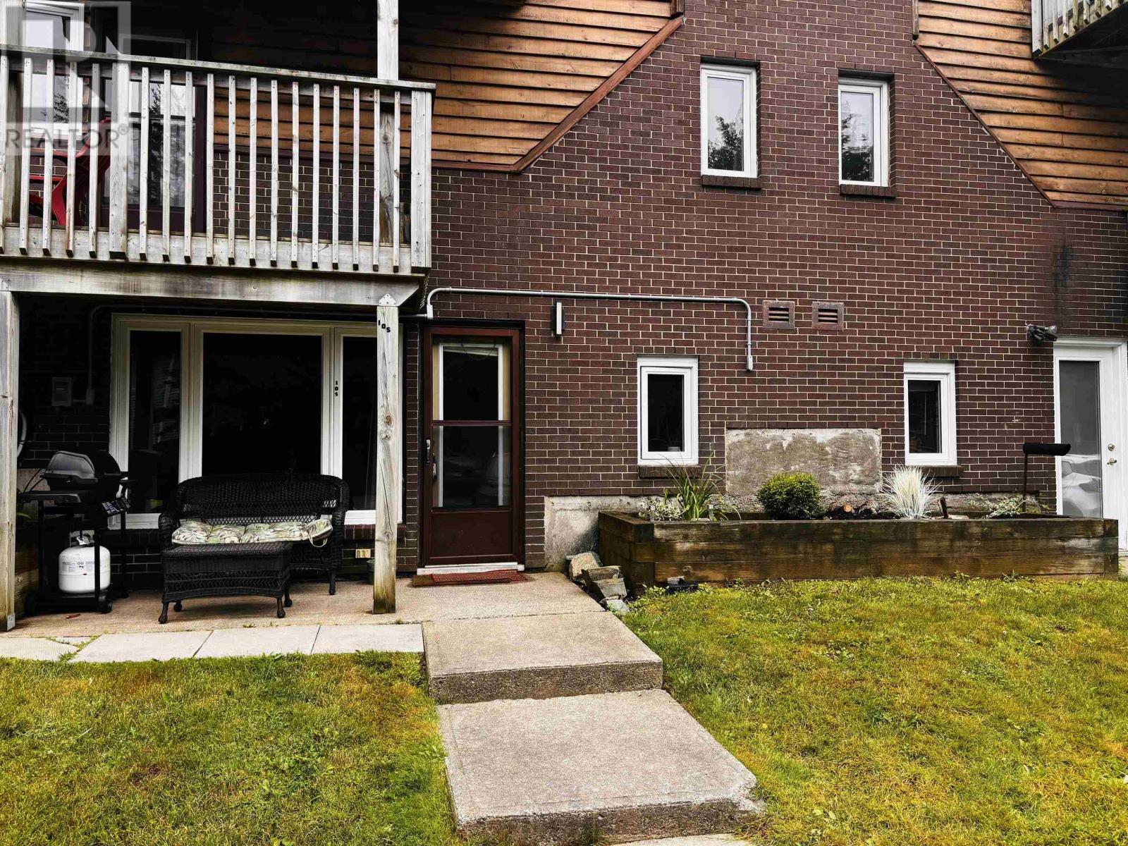 #105 203 Ross Street - 28