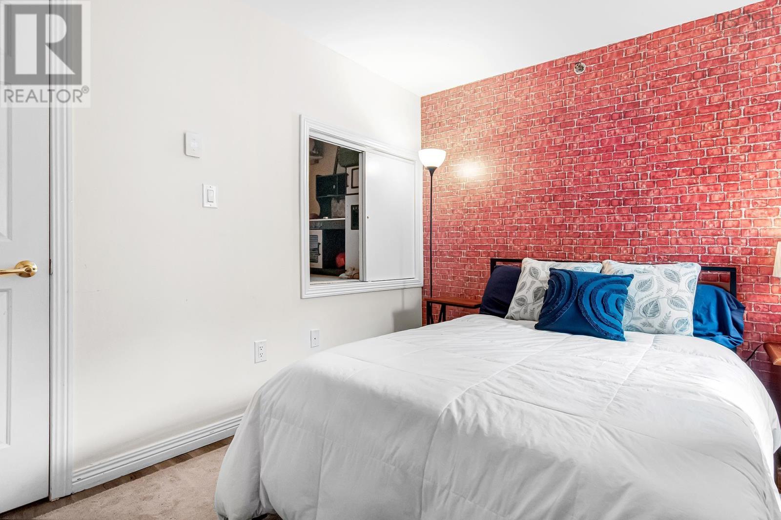 #105 203 Ross Street - 19