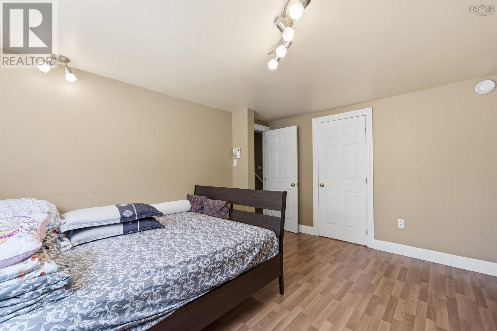 65 Stone Gate Drive - 31