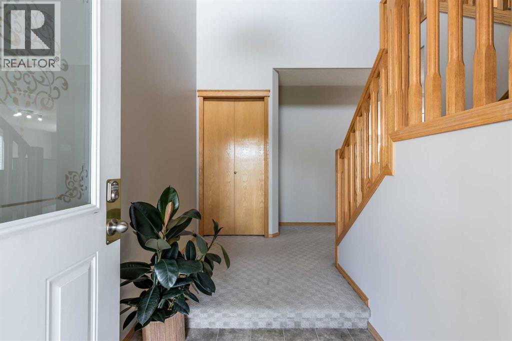 55 Vista Close SE - 5