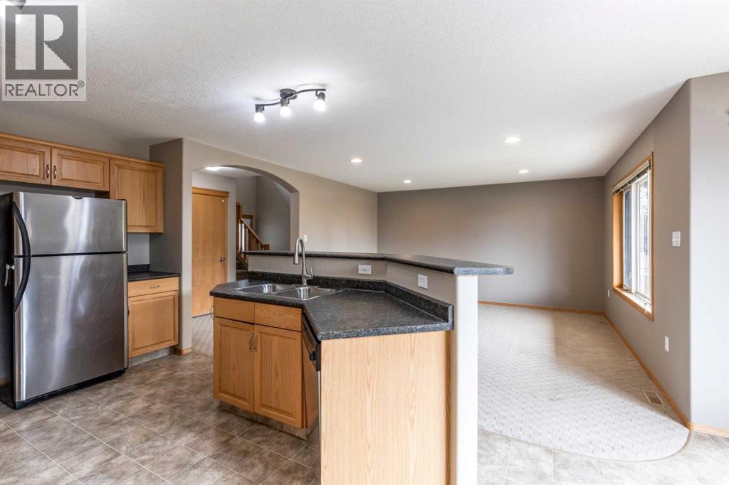 55 Vista Close SE - 10