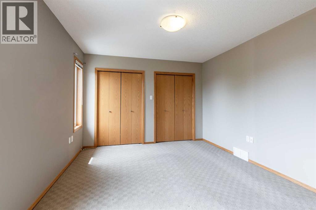 55 Vista Close SE - 17