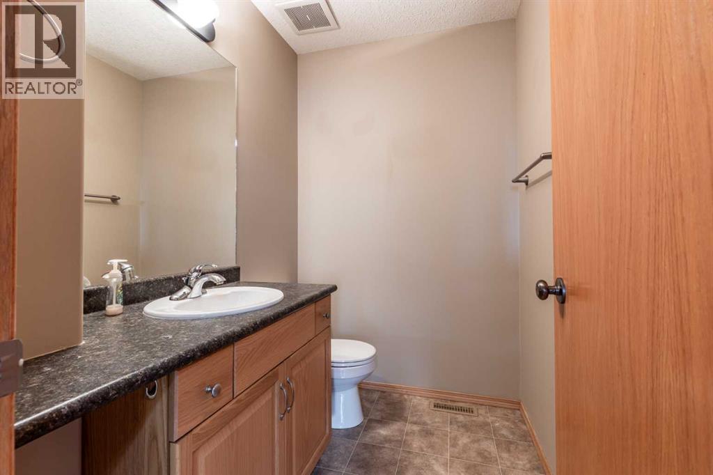 55 Vista Close SE - 15