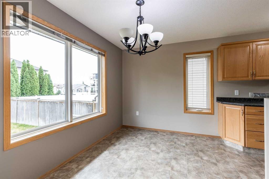 55 Vista Close SE - 12
