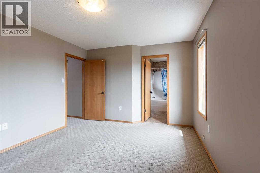 55 Vista Close SE - 18