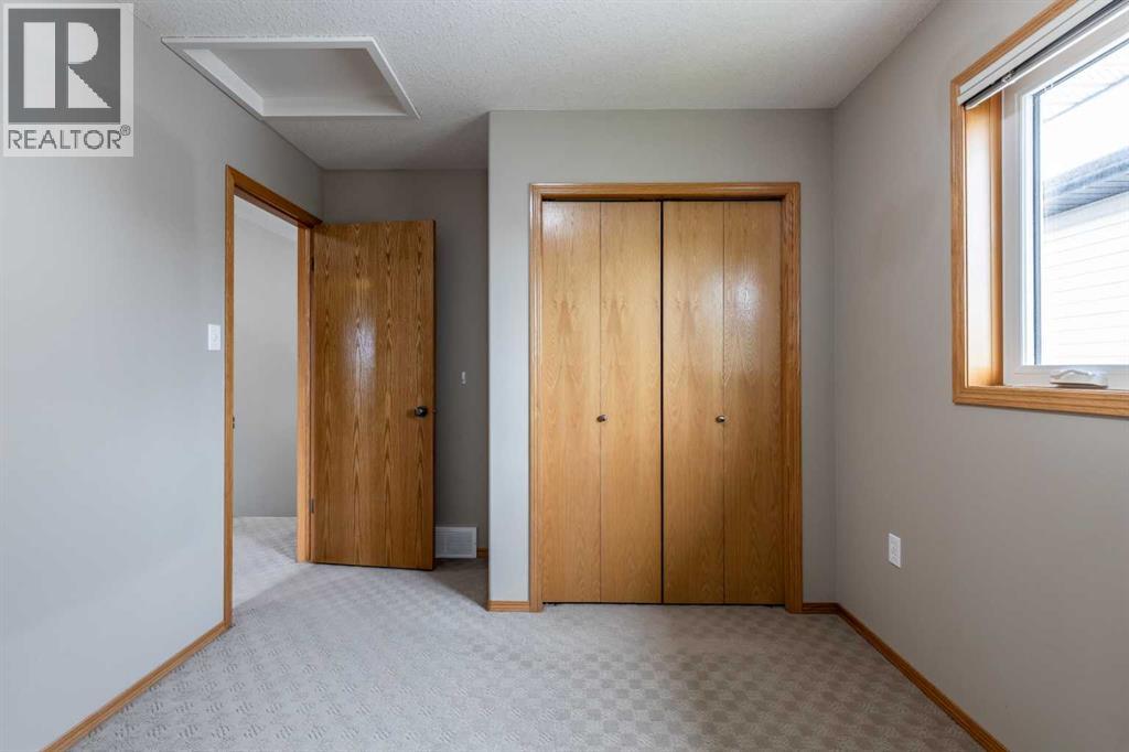 55 Vista Close SE - 23