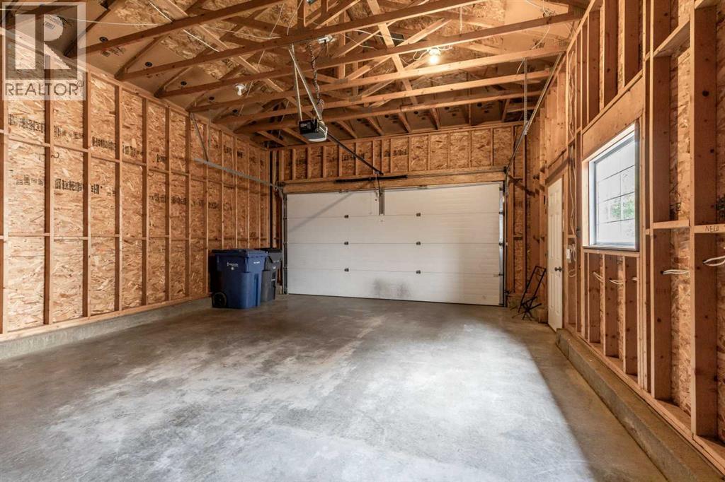 55 Vista Close SE - 24