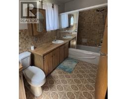 4611 Caverly Road, Lac La Hache, BC V0K1T0 Photo 9