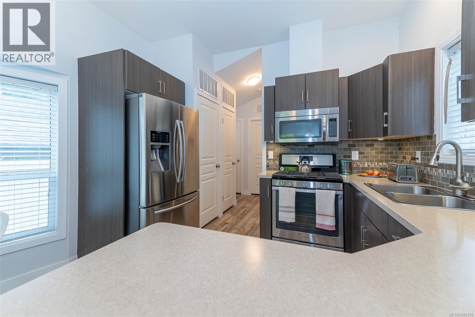 #139 3042 River Rd - 11