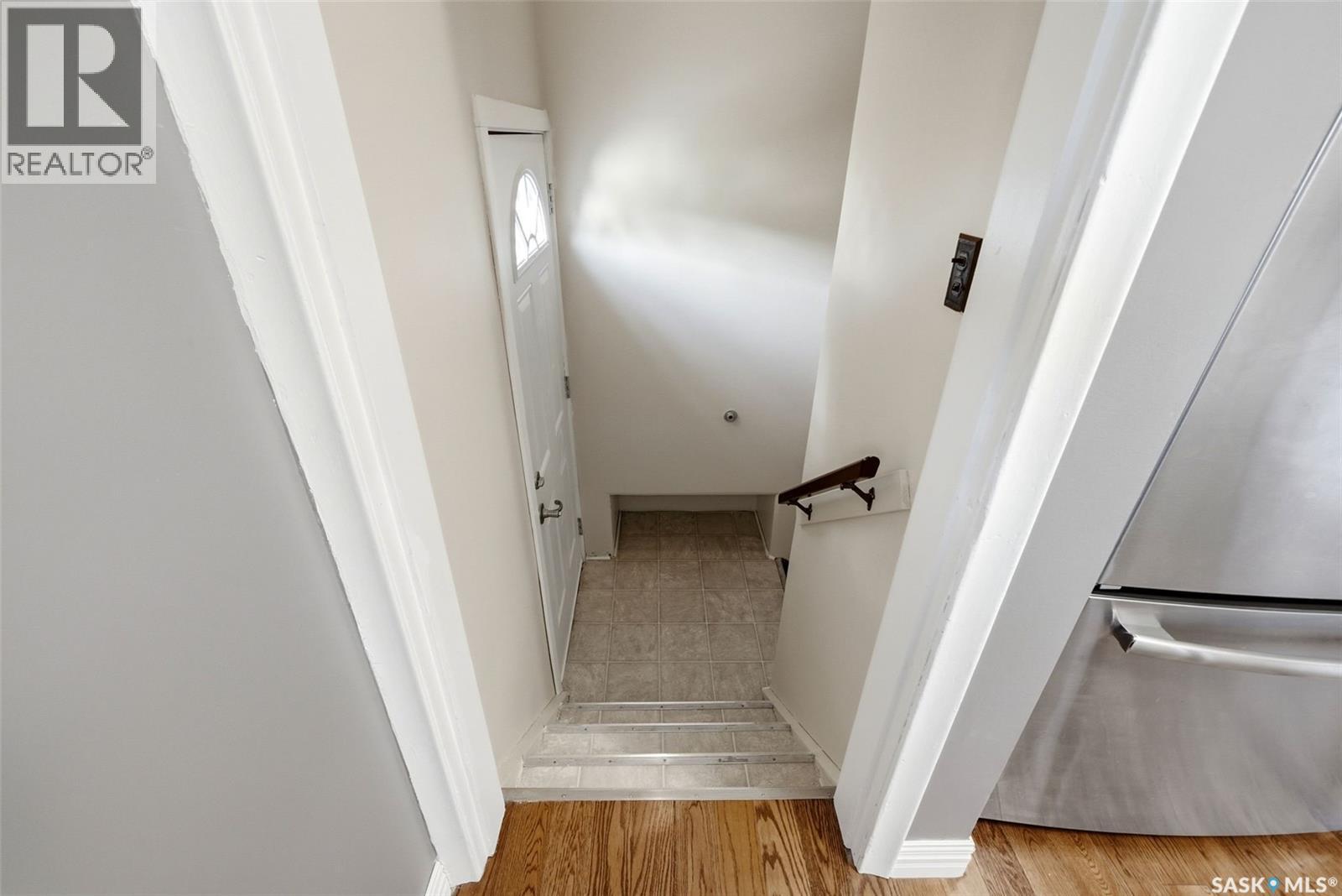 408 Mullin AVENUE E - Image 15