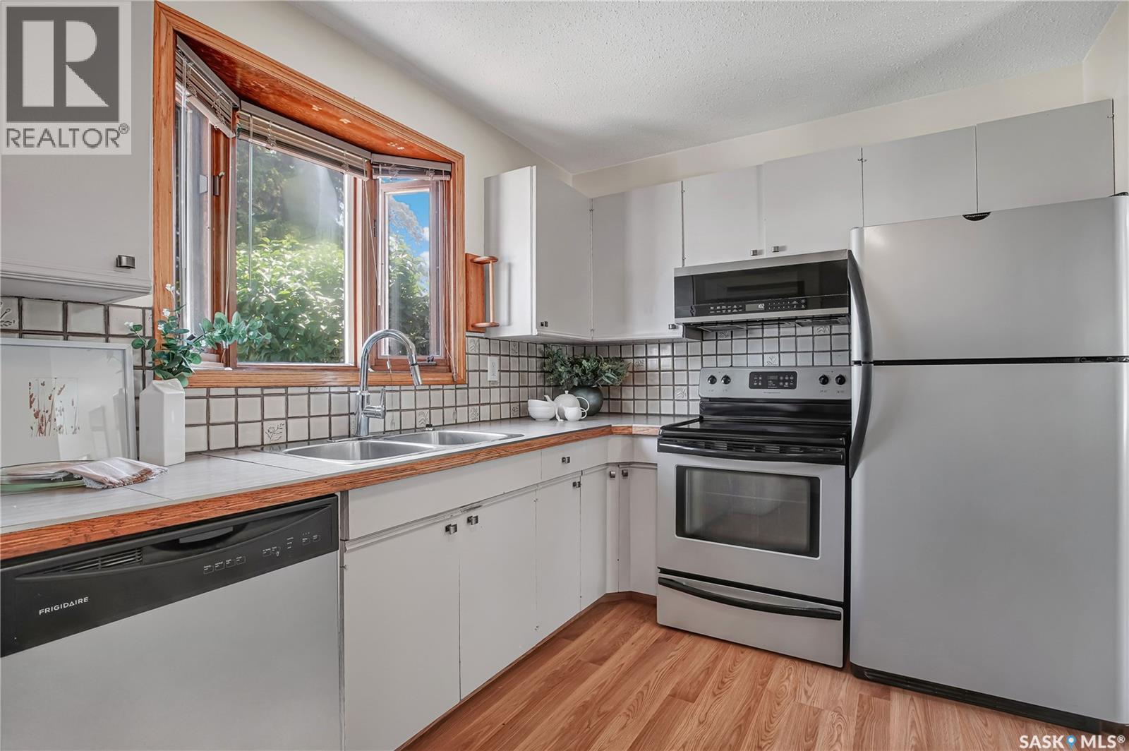 2945 Preston AVENUE S - 6