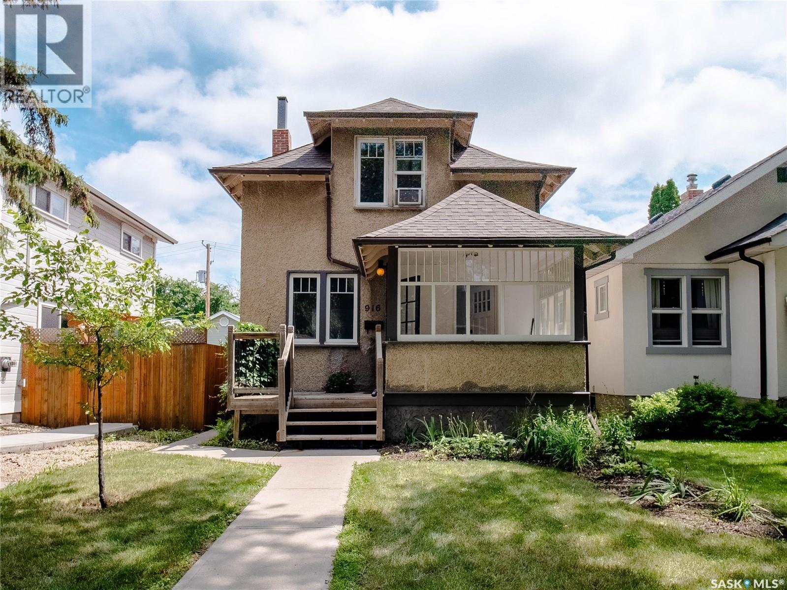 916 6th AVENUE N - 1