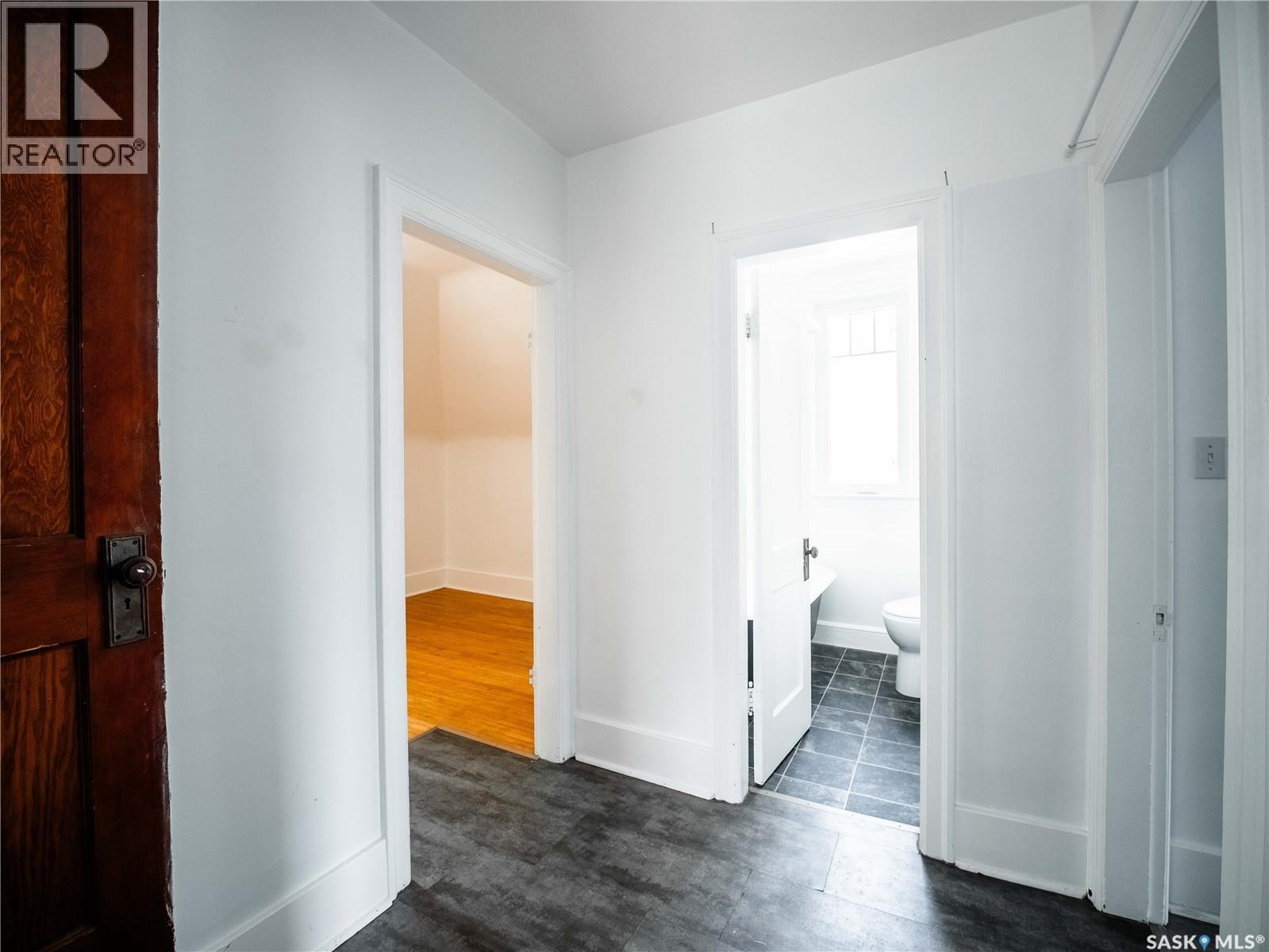 916 6th AVENUE N - 24