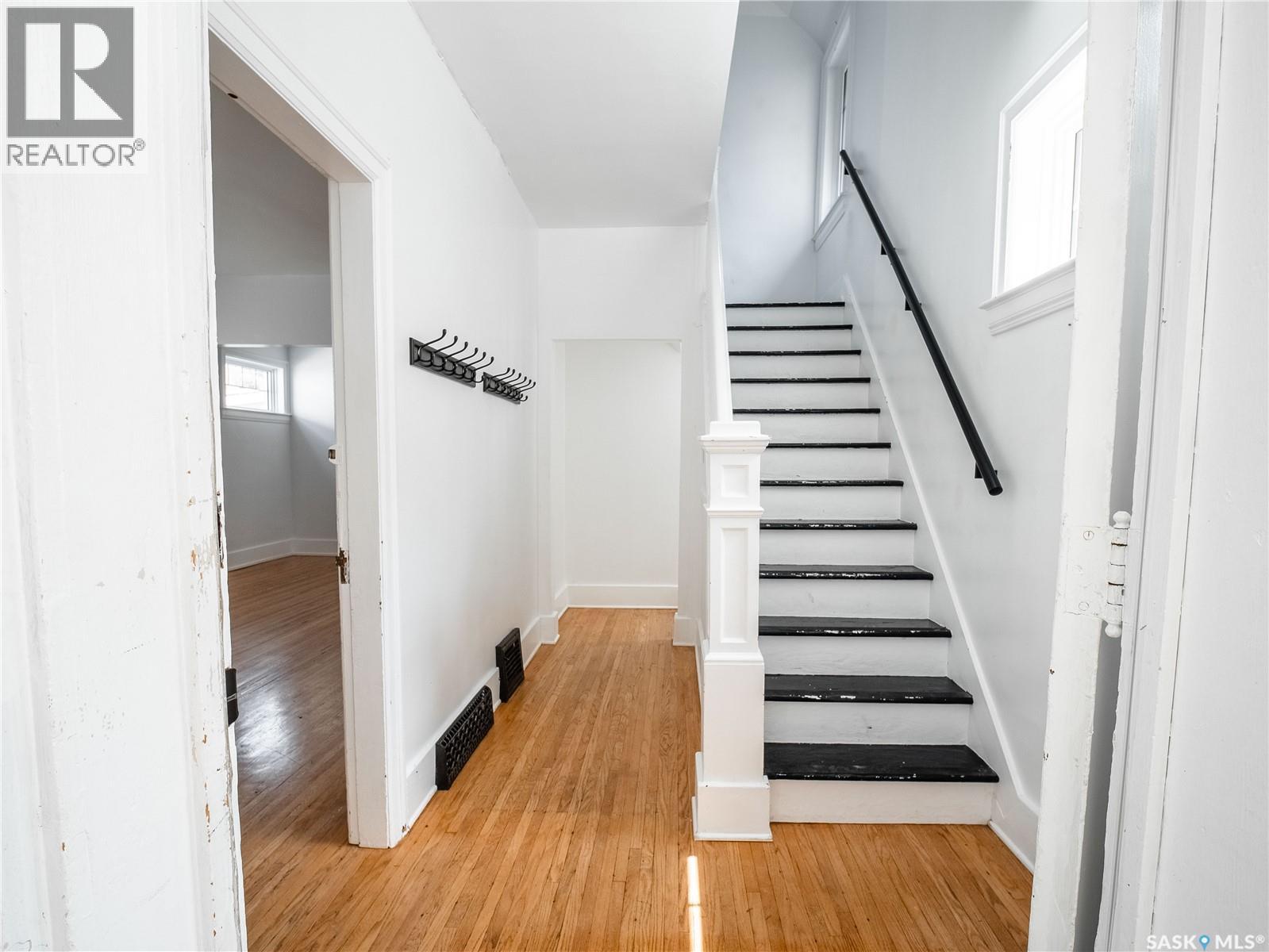 916 6th AVENUE N - 5