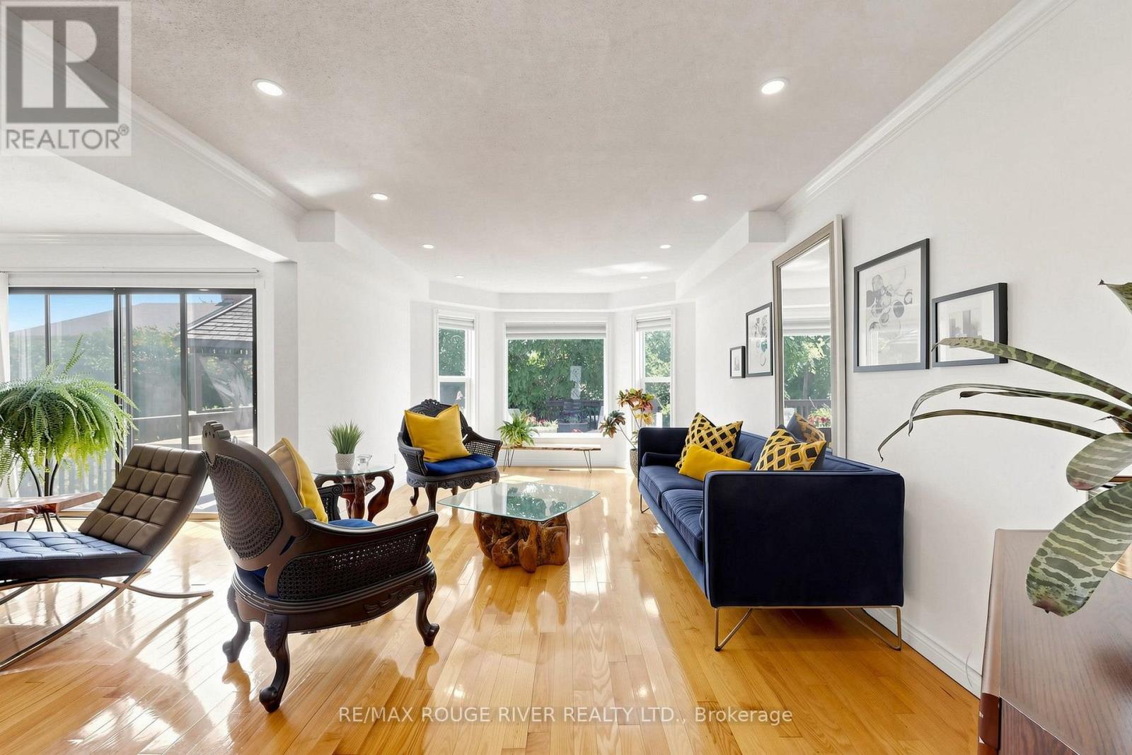 4 ATRIUM LANE - Image 10