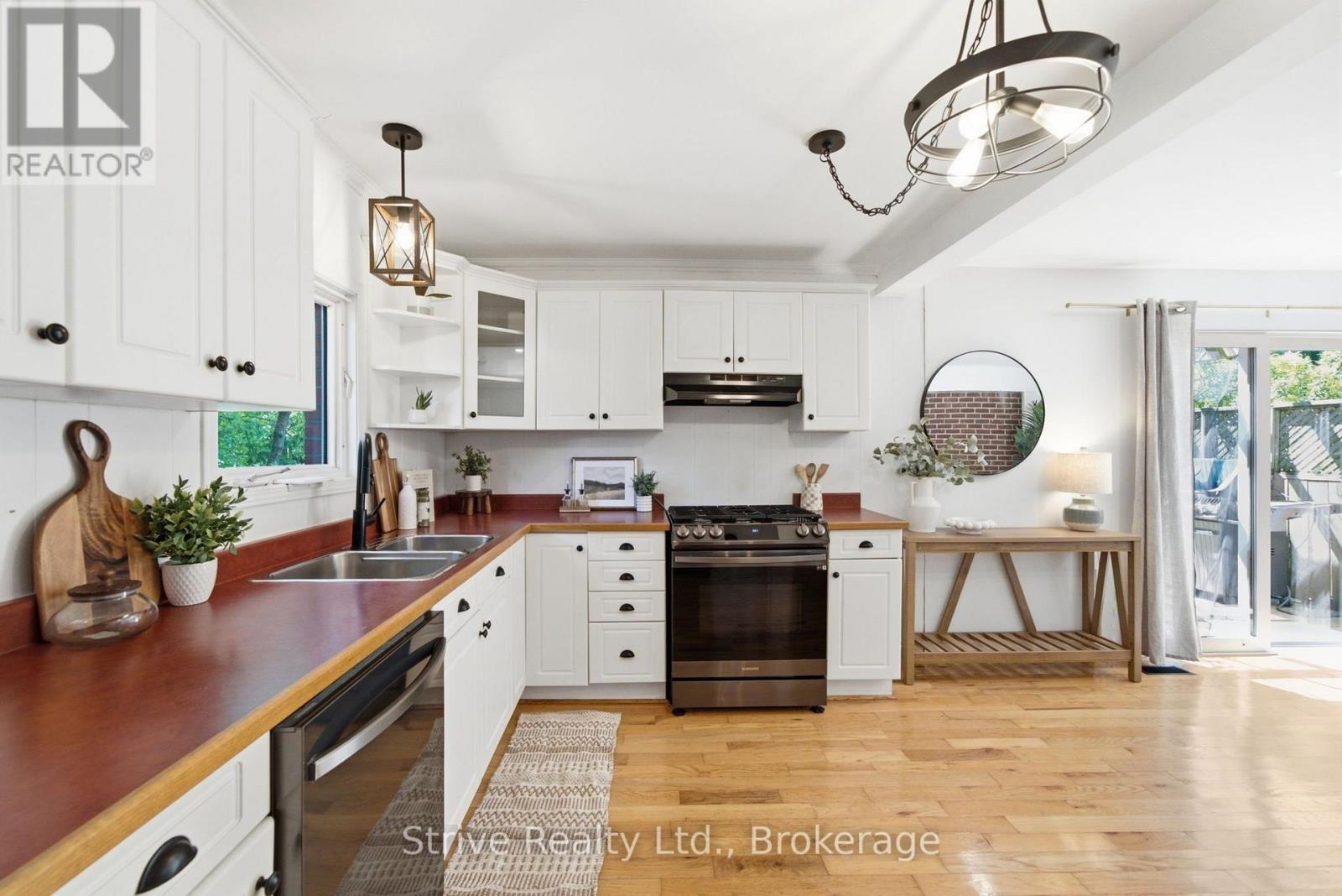 369 WALTON STREET - 17