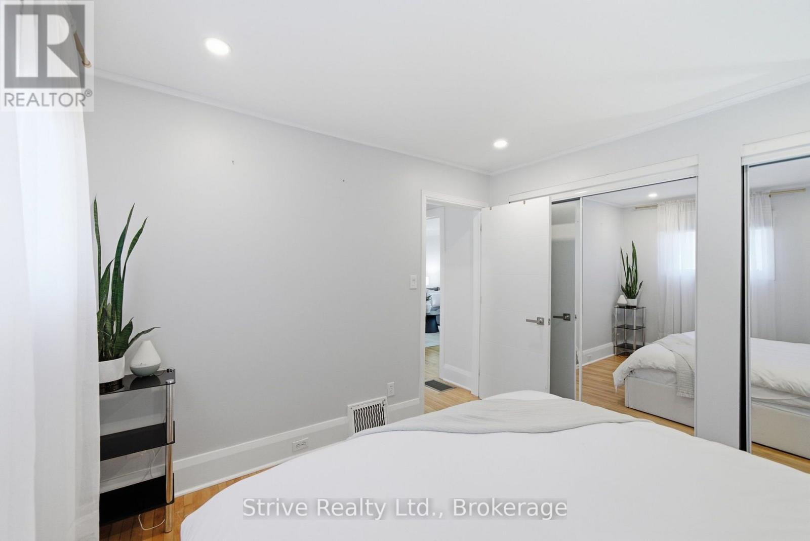 369 WALTON STREET - 20