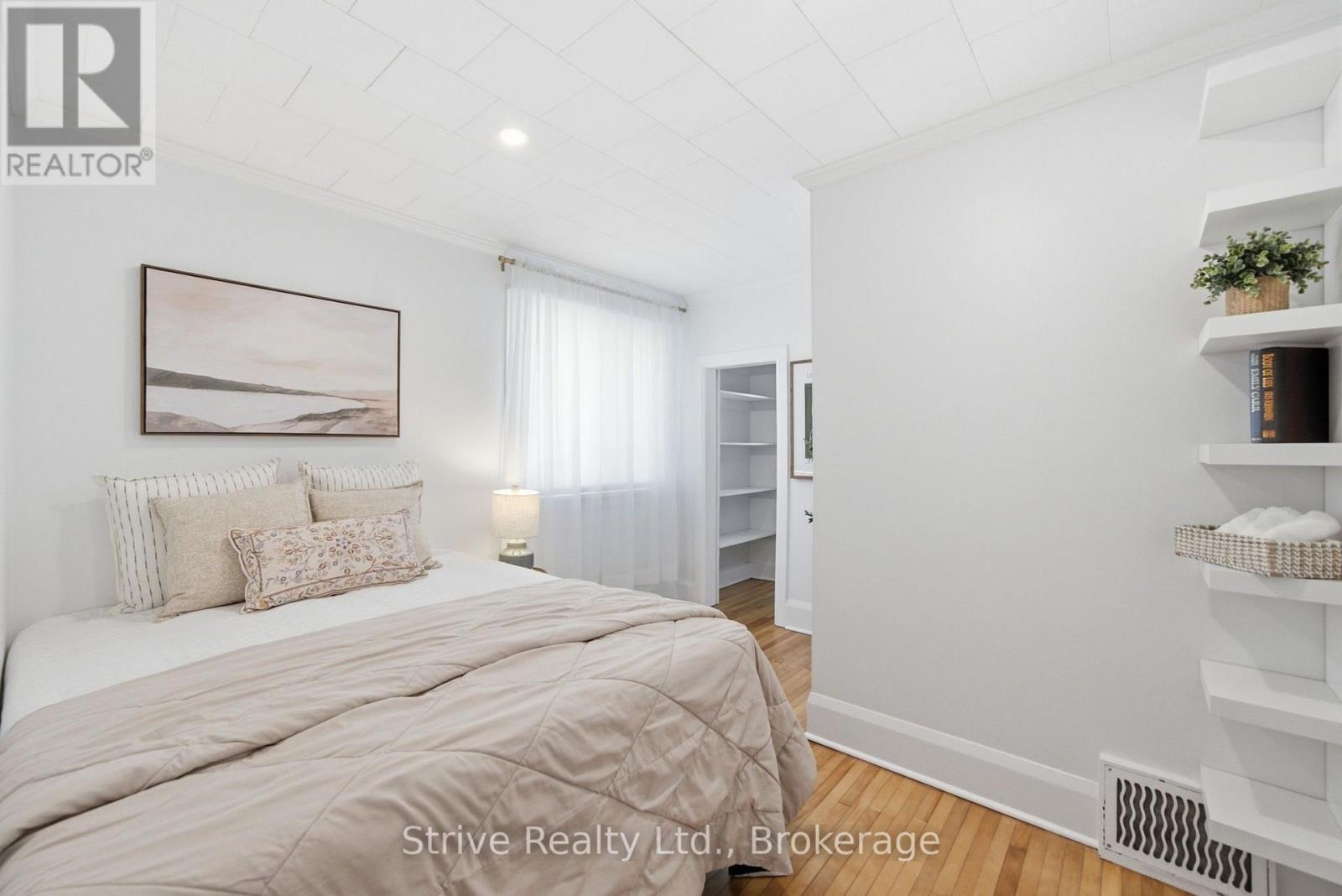 369 WALTON STREET - 21