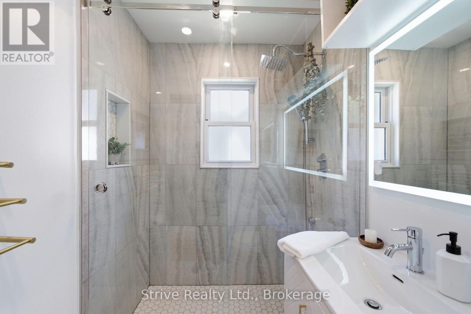 369 WALTON STREET - 24