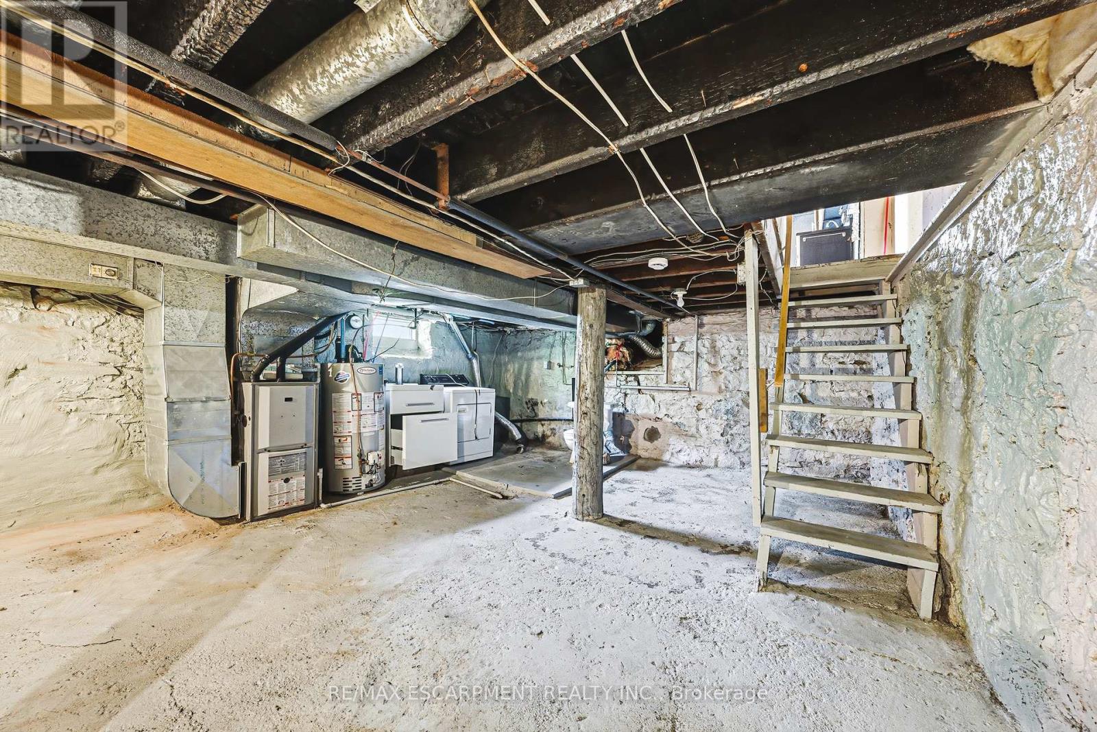 116 CATHARINE STREET S - 13