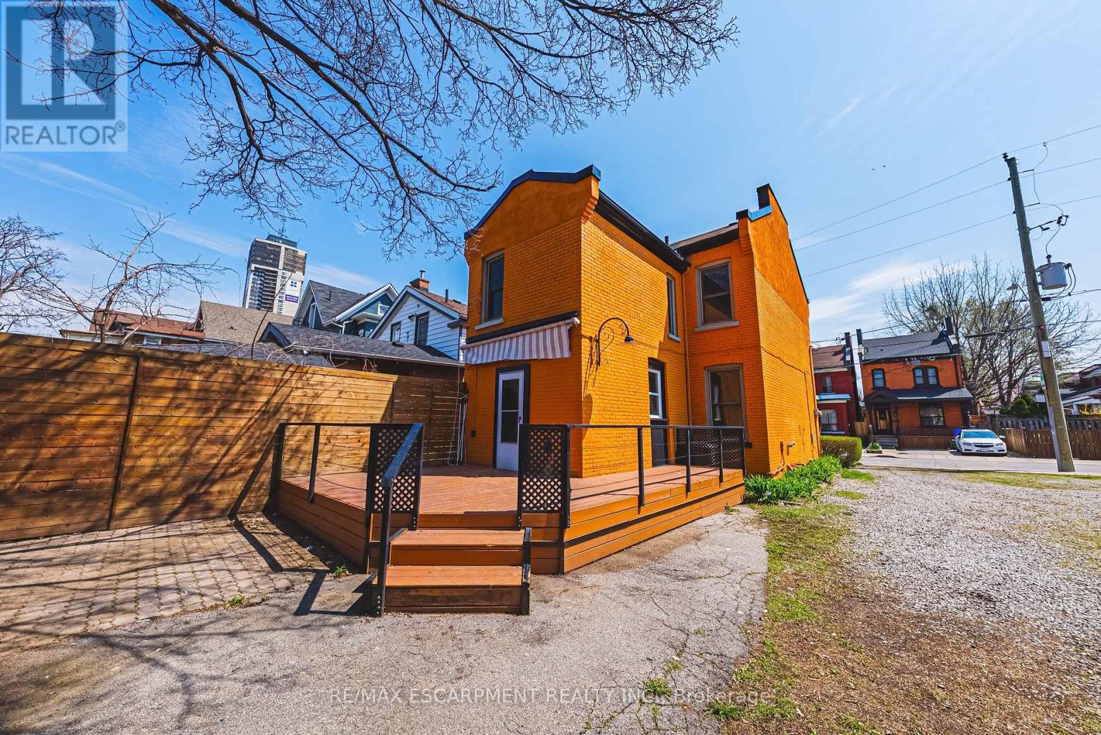 116 CATHARINE STREET S - 14