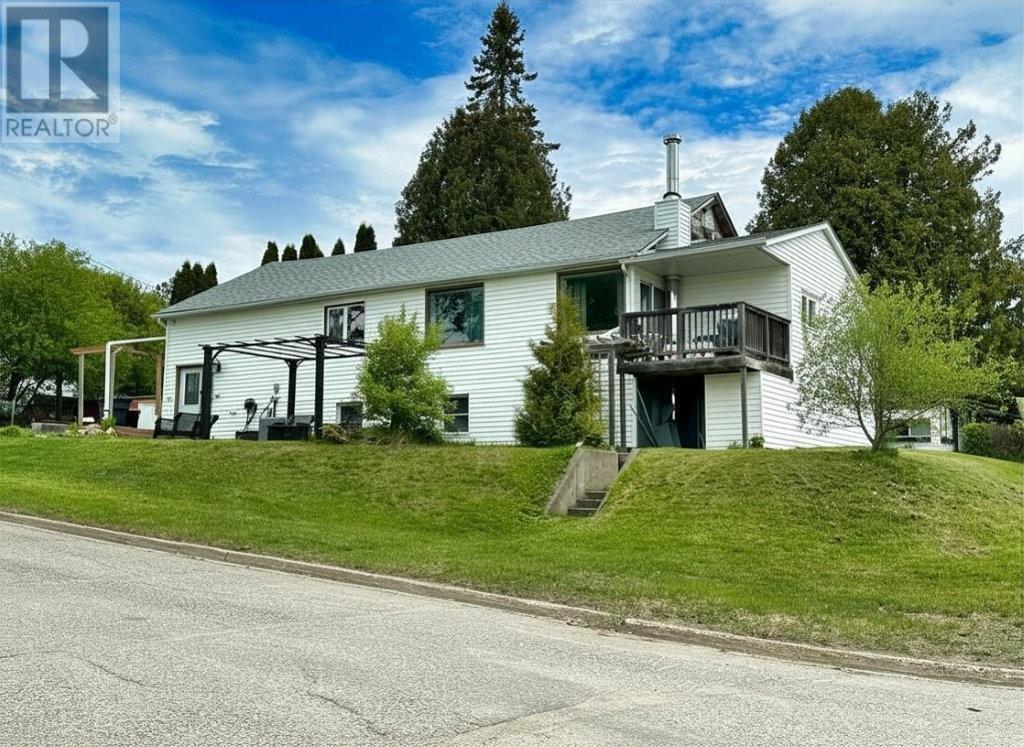 141 Railway ST - 44