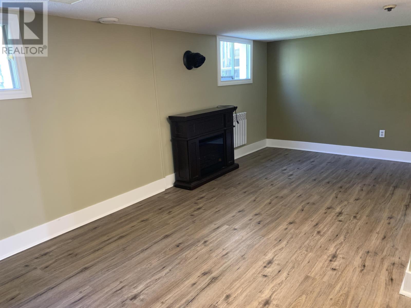 86 Machar Ave - 22