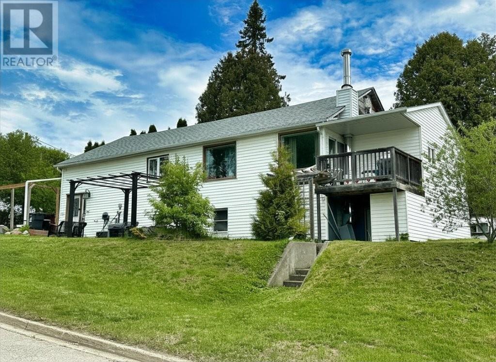 141 Railway ST - 5