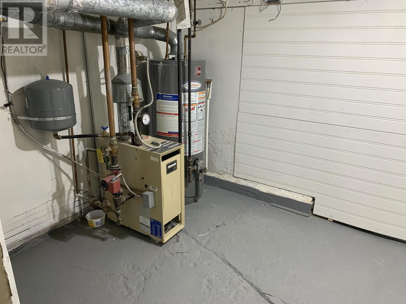 86 Machar Ave - 26