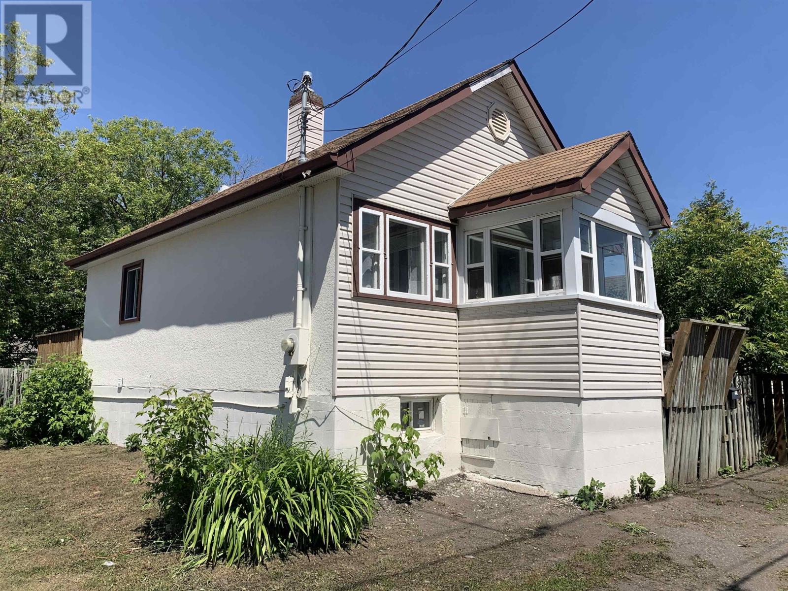 86 Machar Ave - 1