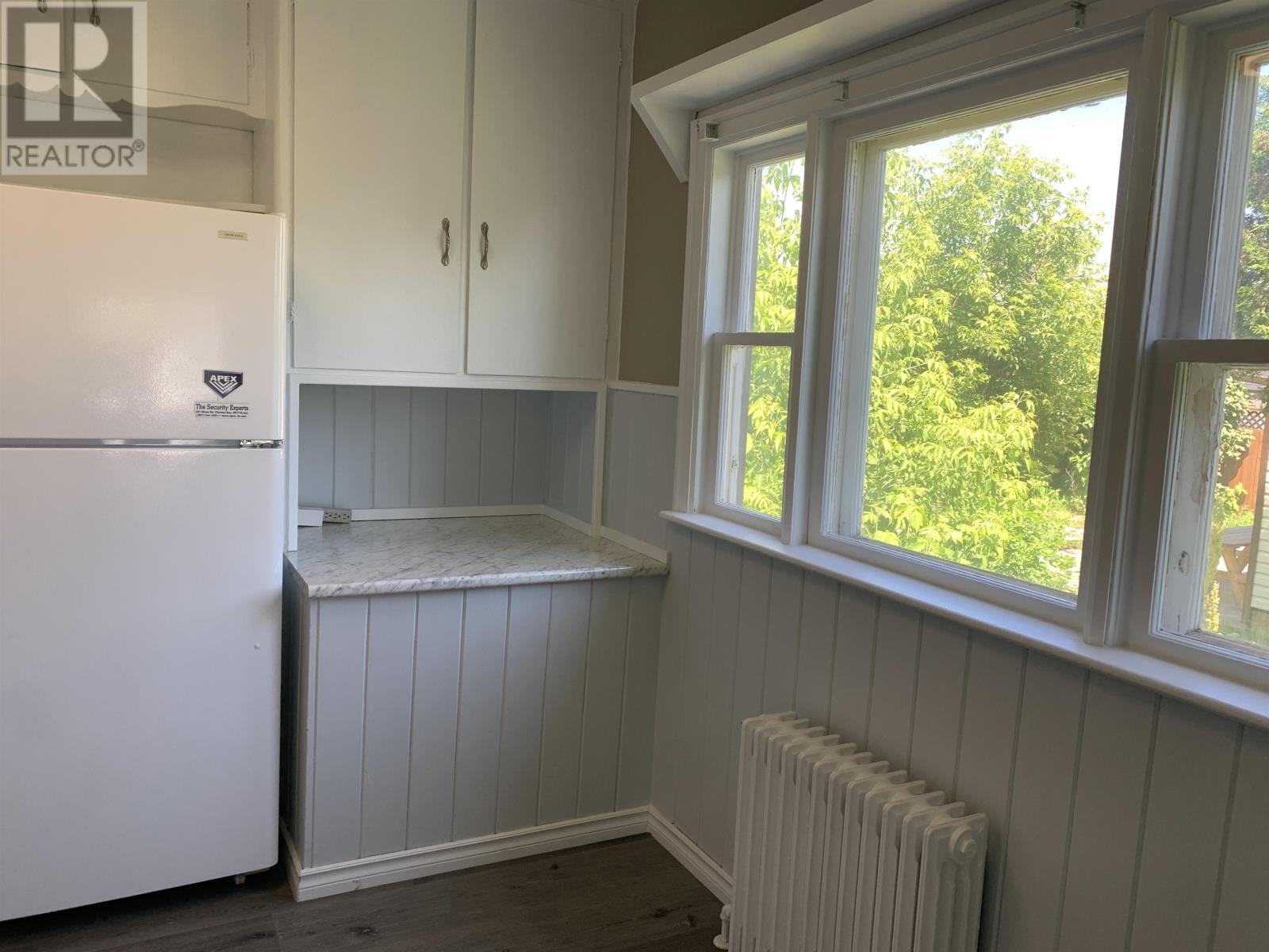 86 Machar Ave - 13