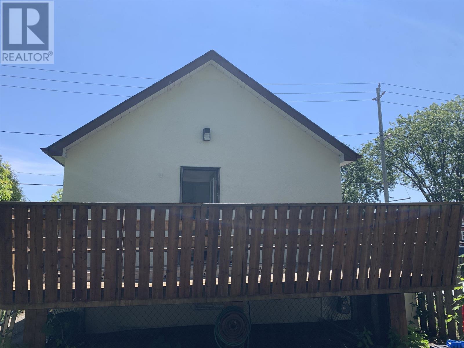 86 Machar Ave - 3