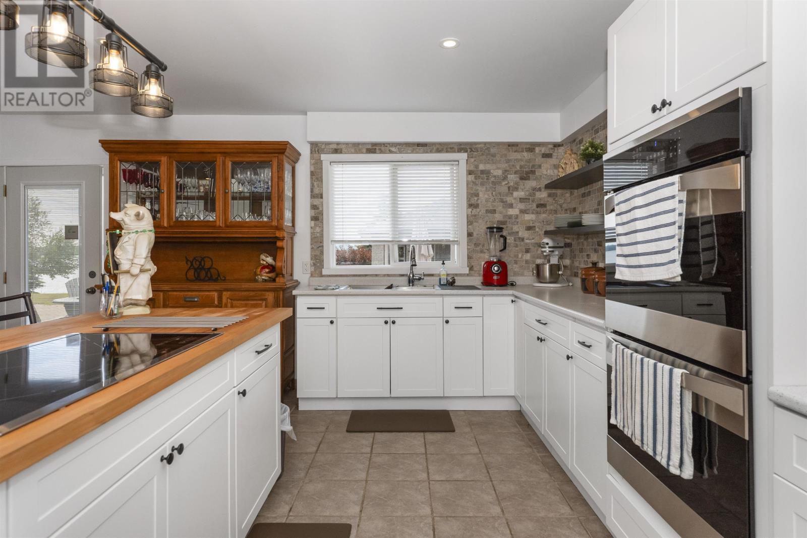 664 MEMORY RD - 24