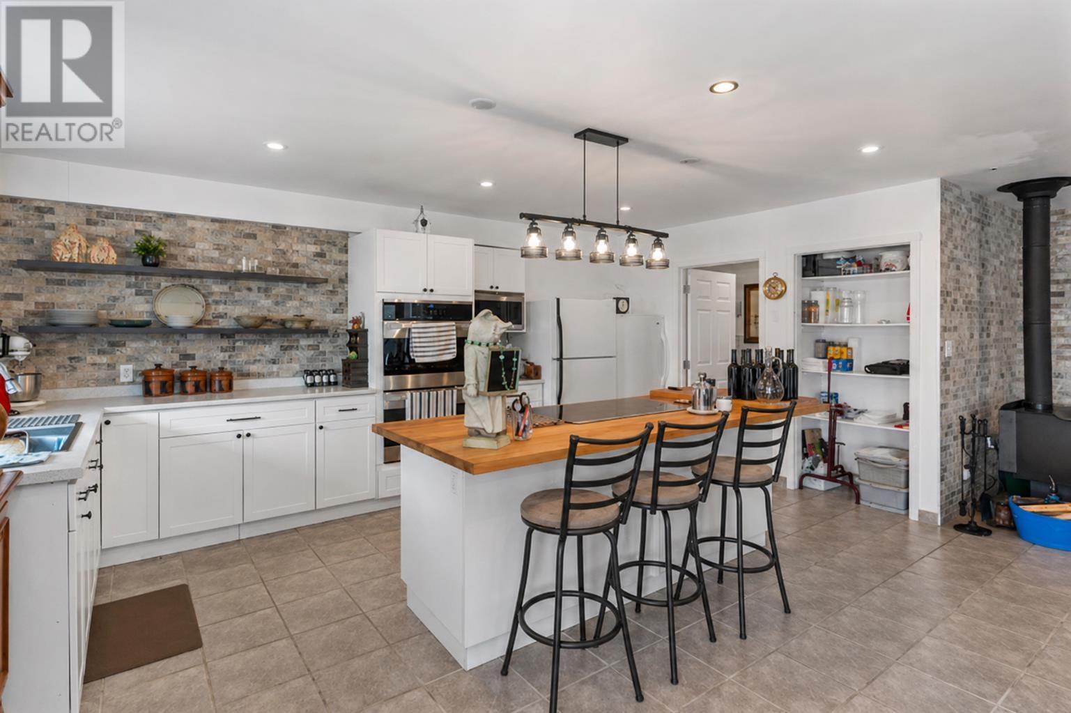 664 MEMORY RD - 26