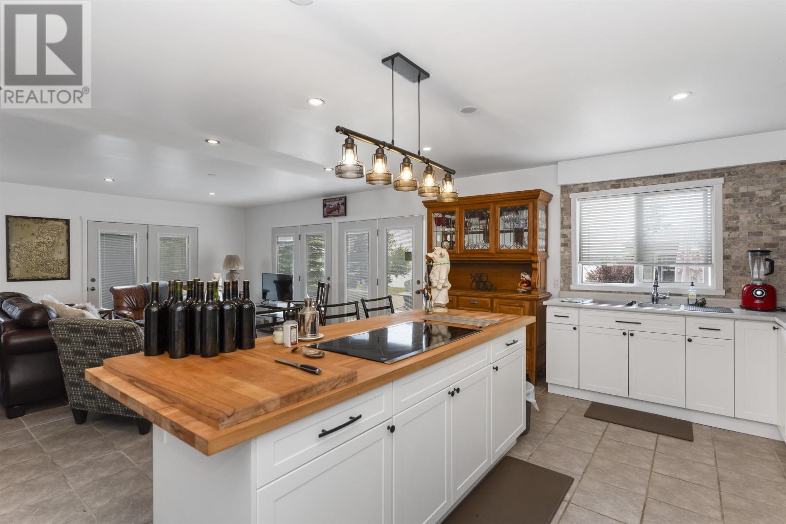 664 MEMORY RD - 25