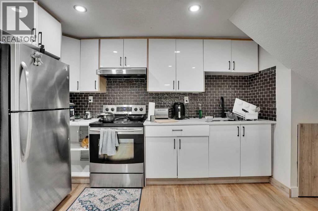 51 Taraglen Road NE - 35