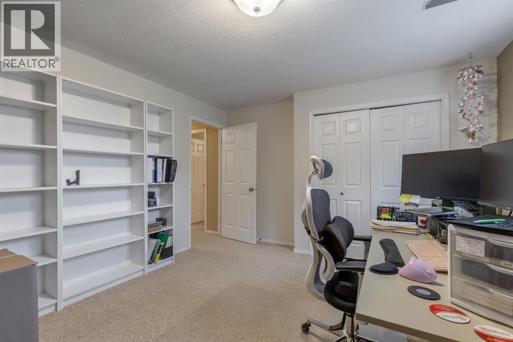 568 Heritage Boulevard W - 28